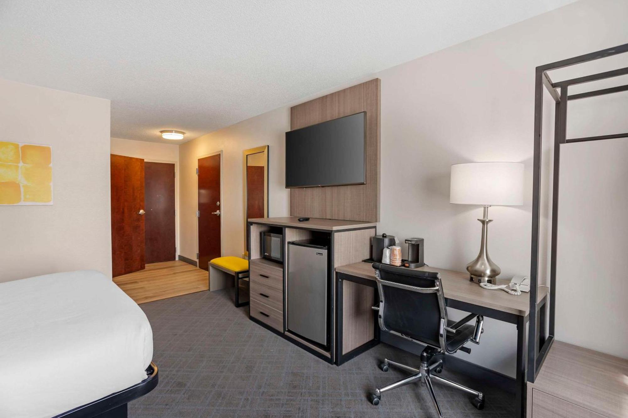 Comfort Inn & Suites Harrisburg-Hershey North Eksteriør billede
