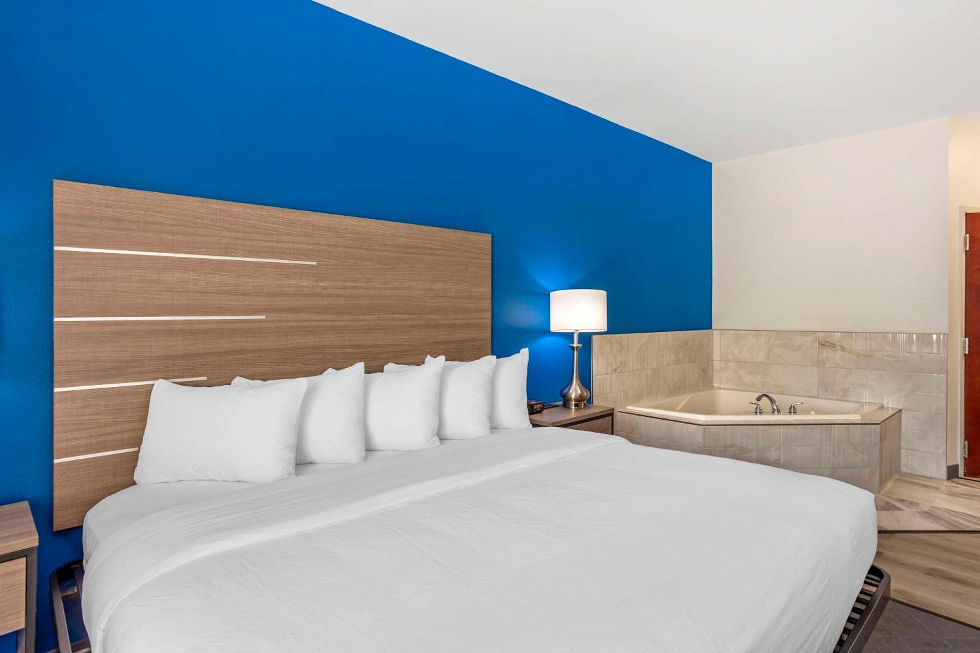 Comfort Inn & Suites Harrisburg-Hershey North Eksteriør billede
