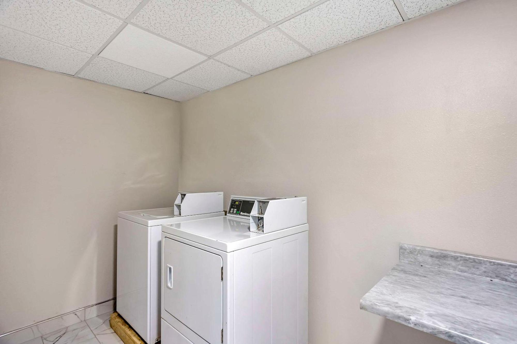 Comfort Inn & Suites Harrisburg-Hershey North Eksteriør billede