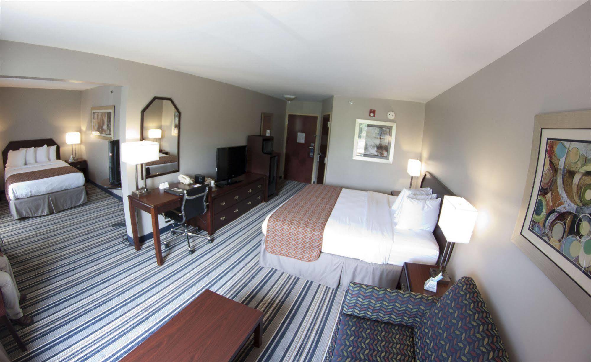 Comfort Inn & Suites Harrisburg-Hershey North Eksteriør billede